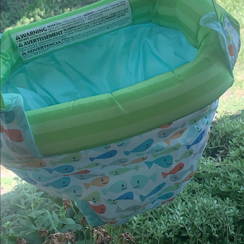 New baby bouncer never used - Picture 2 of 3